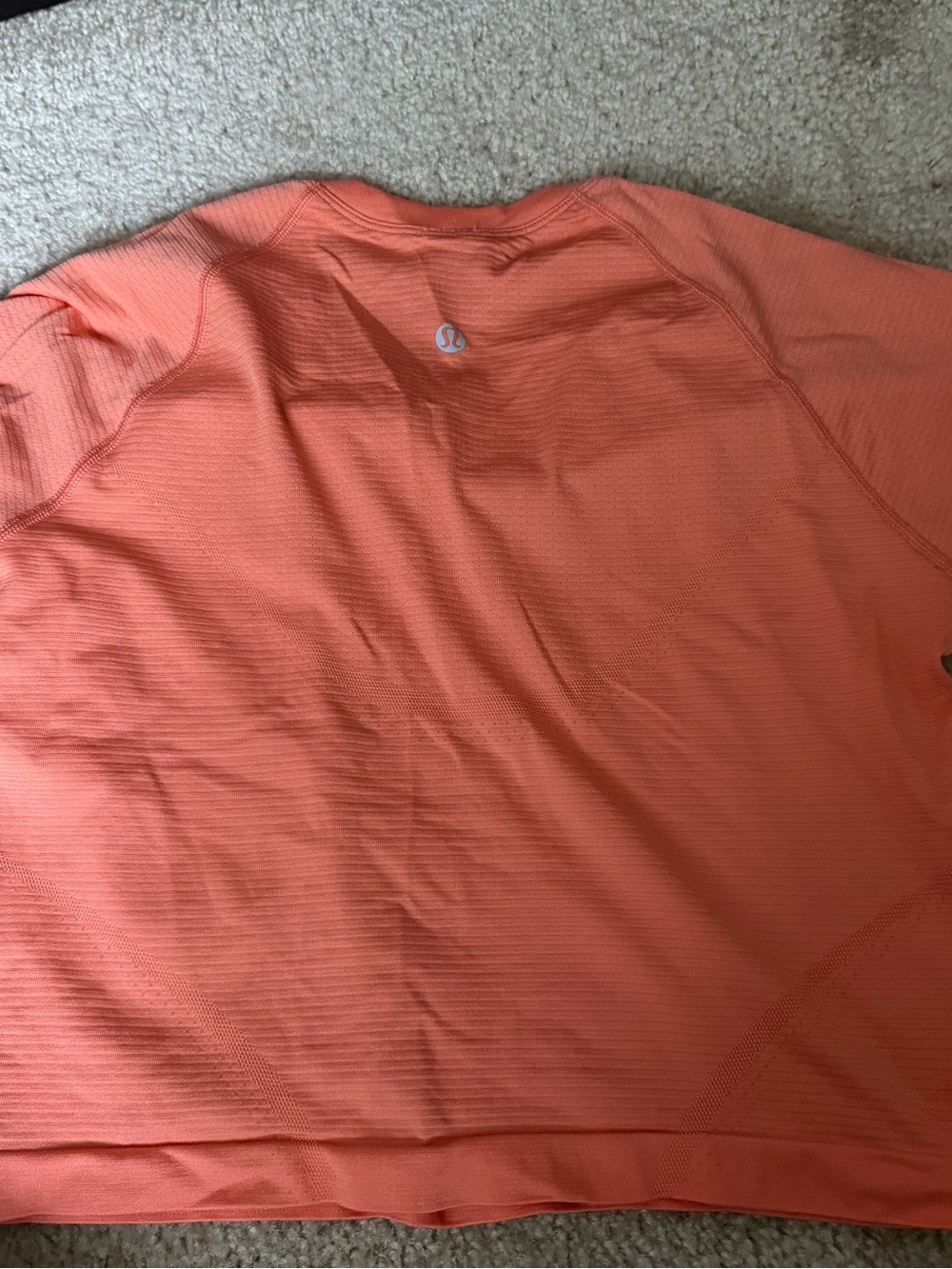Cropped lululemon peach top *matching shorts in previous post* - Picture 2 of 2